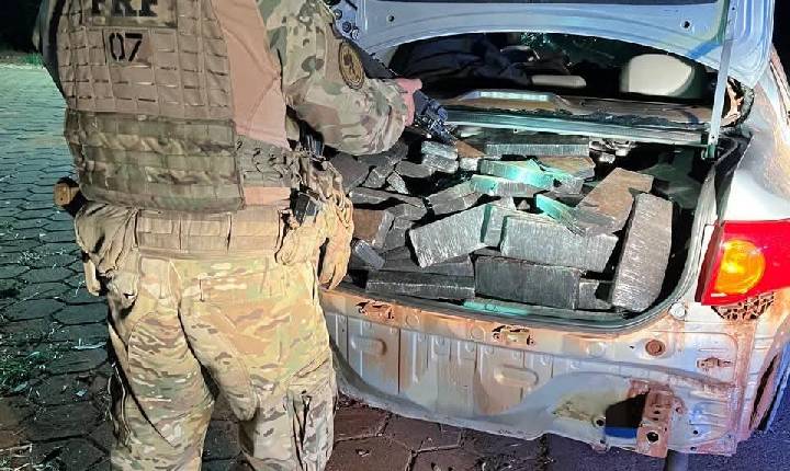 APÓS PERSEGUIÇÃO, DOIS MENORES SÃO APREENDIDOS COM GRANDE CARGA DE MACONHA NA PR-486 ENTRE ASSIS CHATEAUBRIAND E BRASILÂNDIA DO SUL.