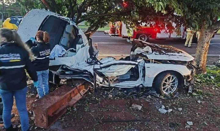 Duas pessoas morrem em grave acidente no Paraná
