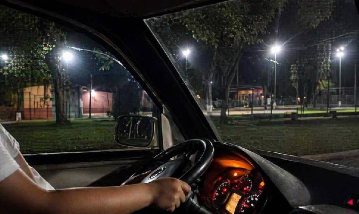 Jovens pegam ônibus da prefeitura de Nova Londrina e saem pela cidade 'dando um rolê'