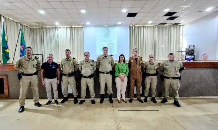 MILITARES DO 31º BPM SÃO HOMENAGEADOS EM SOLENIDADE DE TIRADENTES