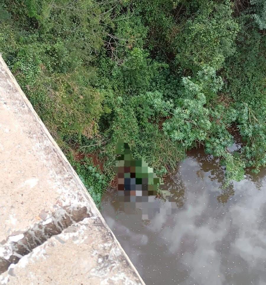 CORPO É ENCONTRADO ENROLADO EM PLÁSTICO DENTRO DE RIO NA REGIÃO