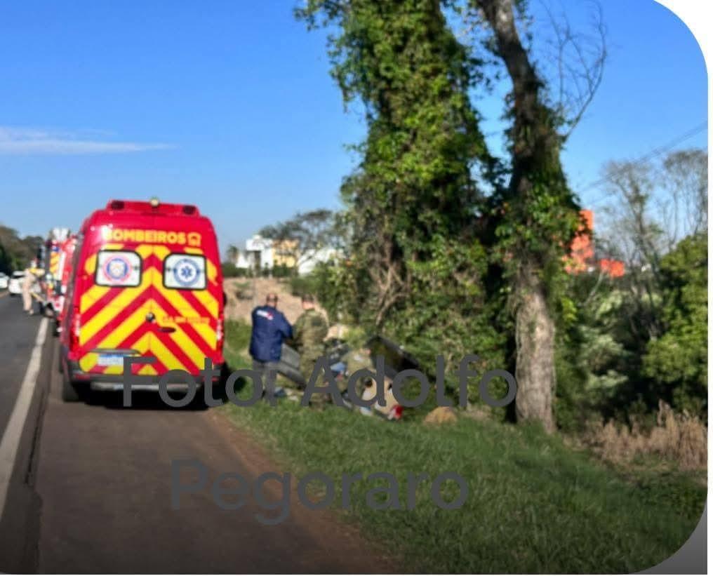 Condutor de carro carregado com cigarros sofre acidente após fugir do BPFron na PR- 483.