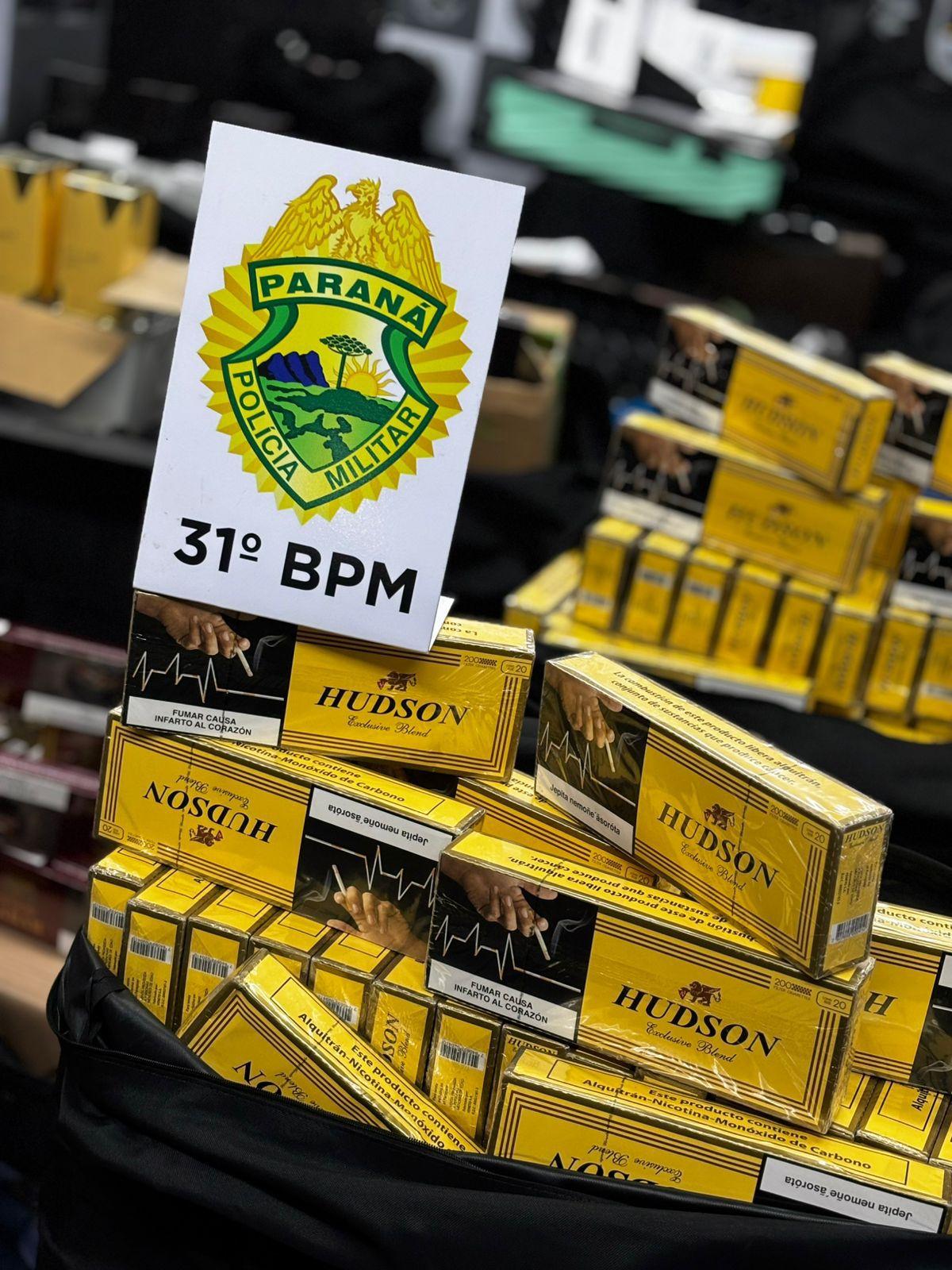 Polícia apreende grande quantidade de cigarros em ônibus na região