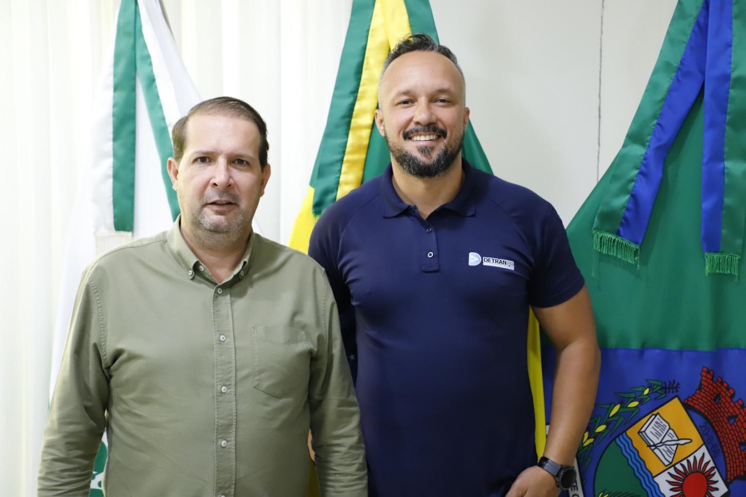 Prefeito de Assis Chateaubriand discute projeto Detranzinho com chefe da 41ª Ciretran