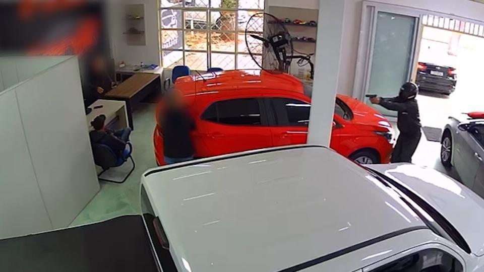 Região Oeste: Homem é executado em ataque a tiros em revendedora de veículos