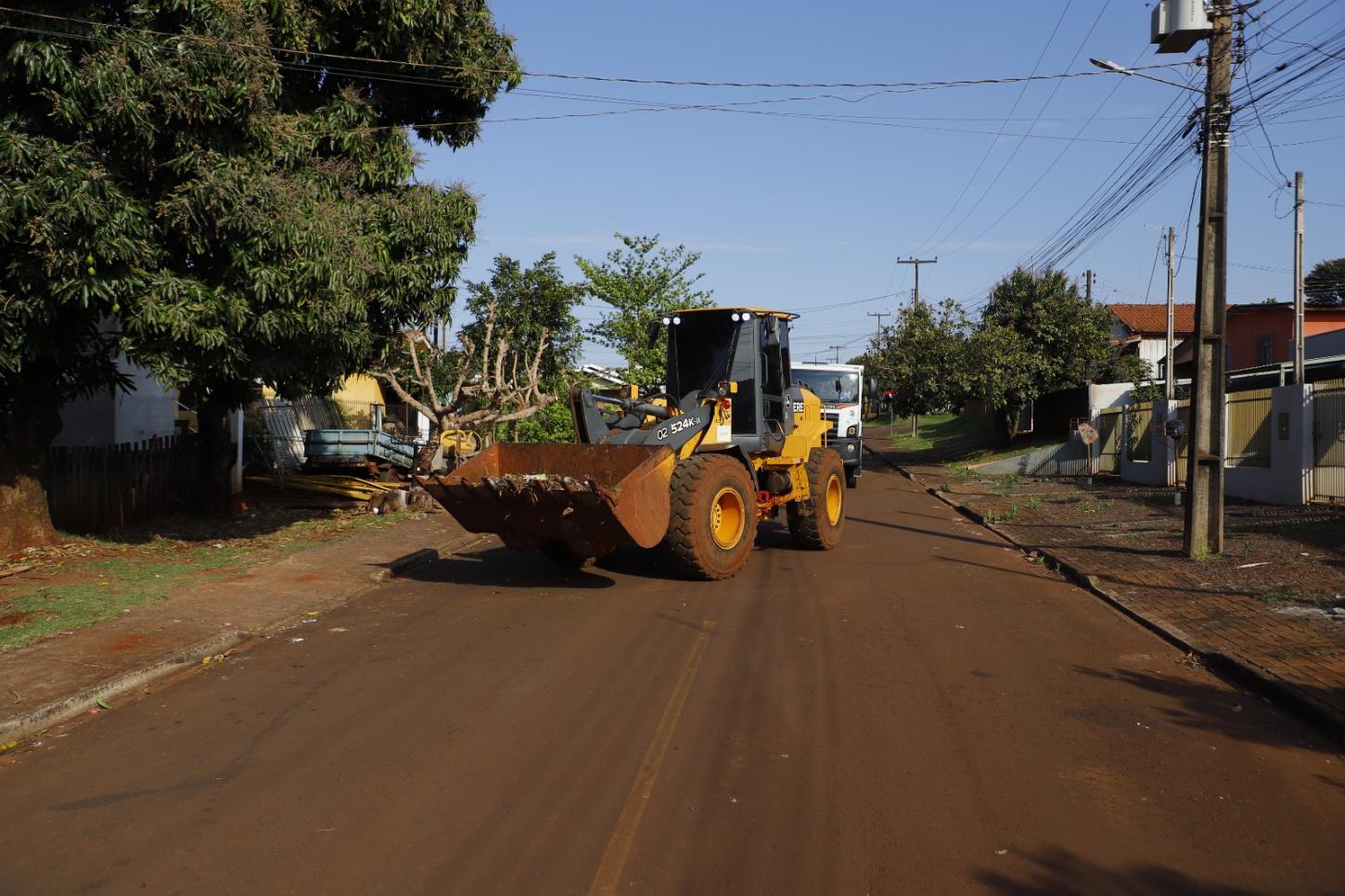 Secretaria de Serviços Urbanos segue com ações de limpeza em Assis Chateaubriand
