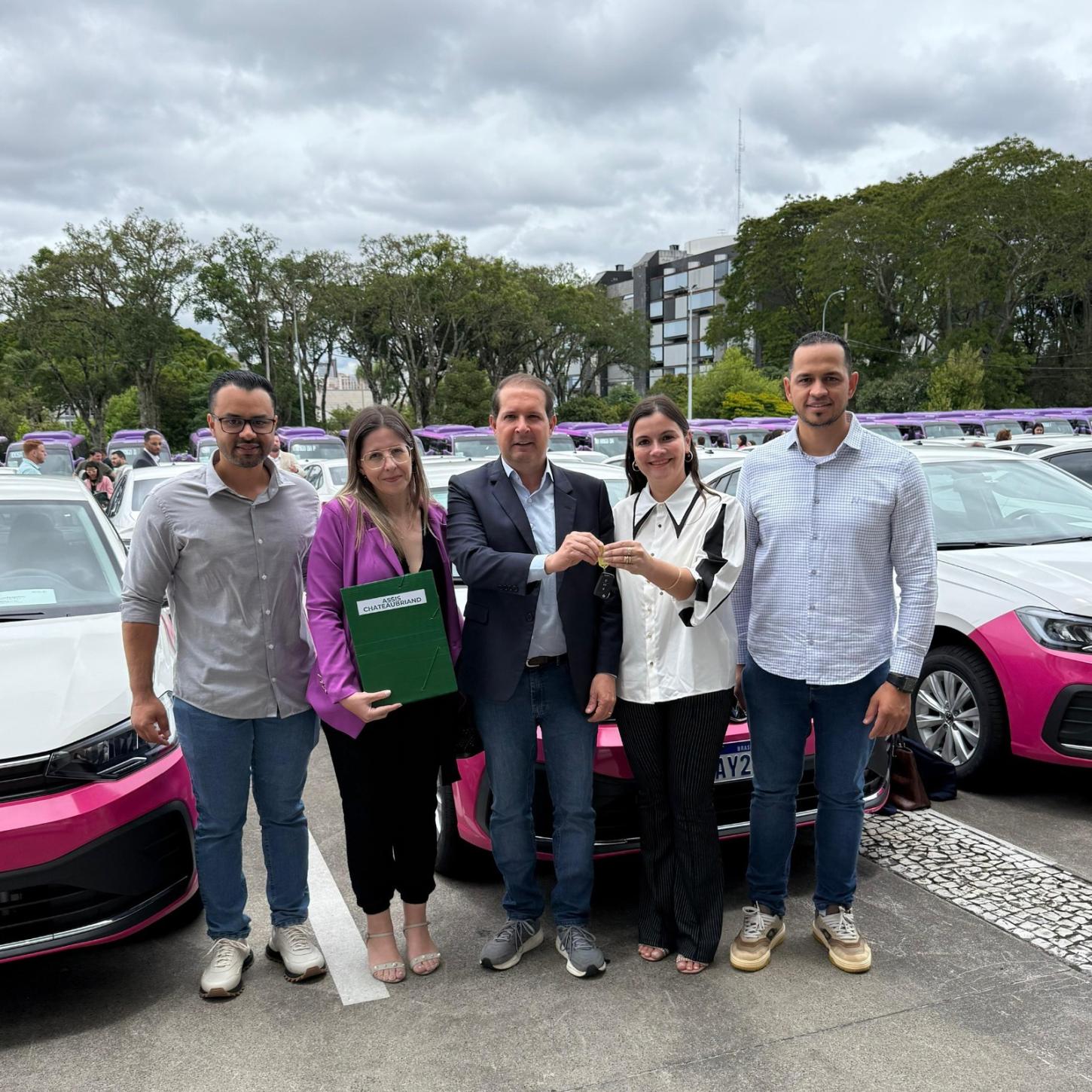Assis Chateaubriand terá Casa da Mulher Paranaense e recebe veículo para reforçar atendimentos   