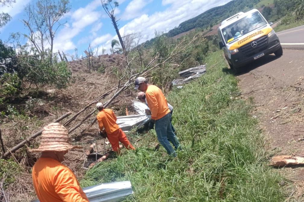 DER já restabeleceu a trafegabilidade das rodovias do Paraná após tornados