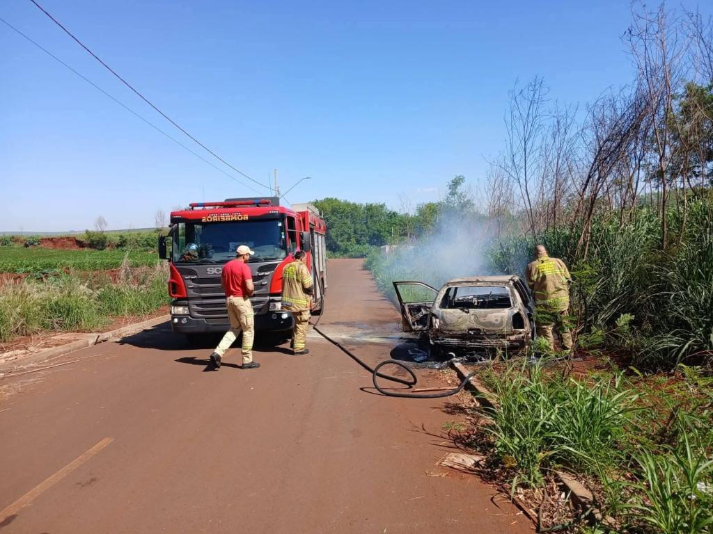 Homem ateou fogo no próprio carro após discussão com a mulher