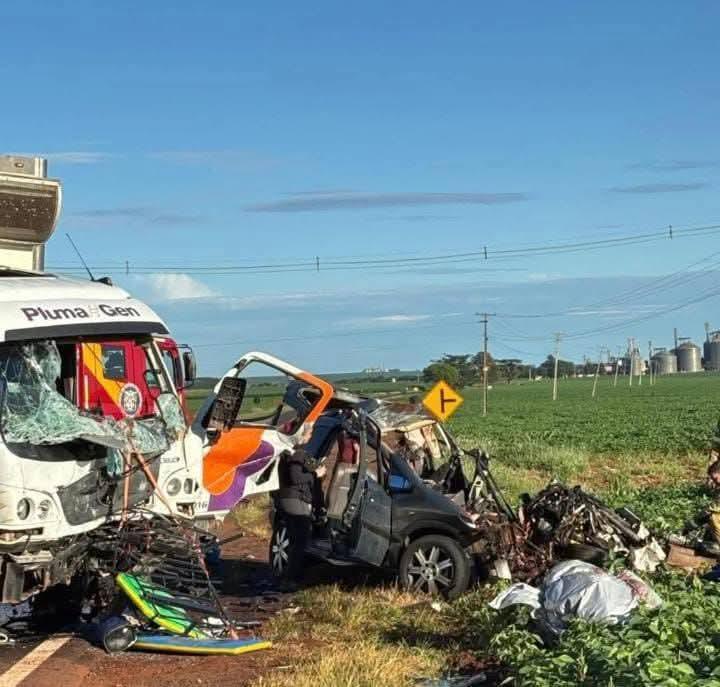 ACIDENTE COM 6 ÓBITOS NA PR-170, ENTRE ROLÂNDIA E SÃO MARTINHO