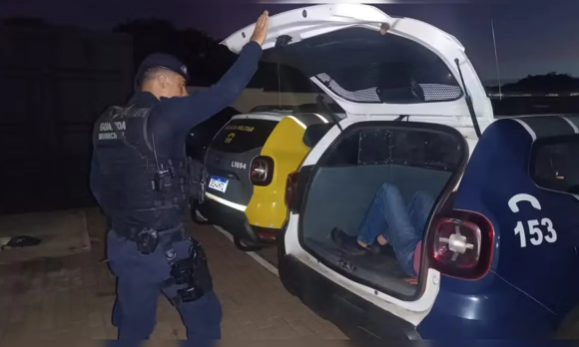 Homem é preso após agredir esposa e ferir bebê de dois meses com golpes de capacete