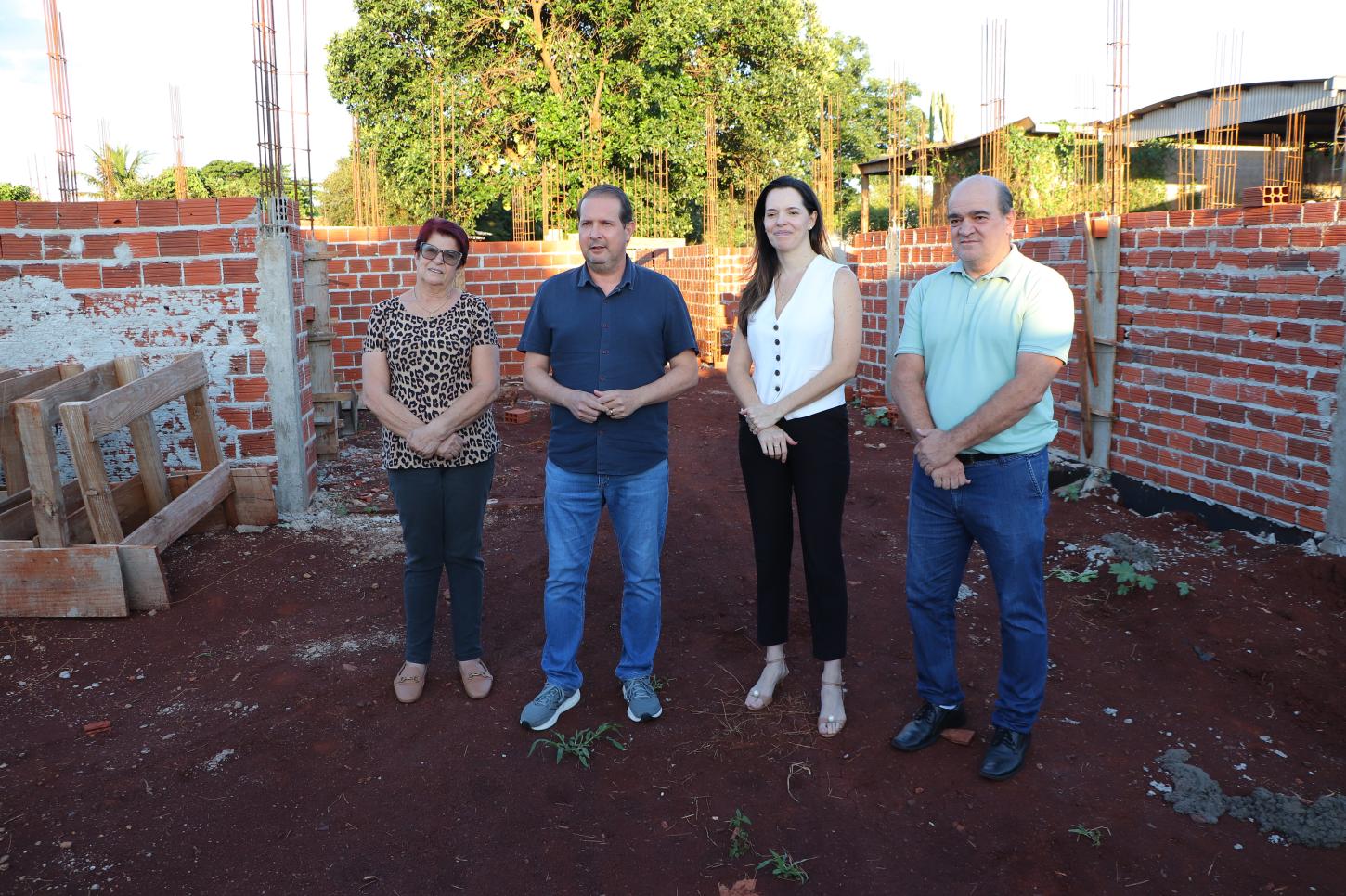 Prefeito visita nova Unidade de Saúde que está sendo construída no Encantado do Oeste