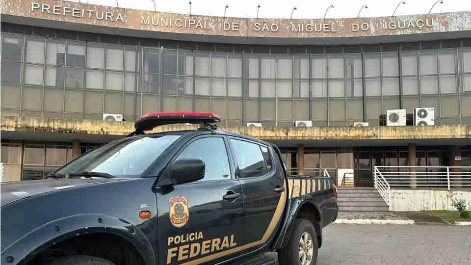 5 servidores são afastados em operação contra violência política e corrupção eleitoral no PR