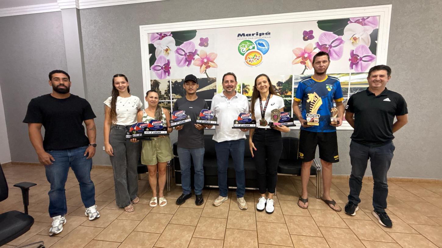 Prefeito recebe atletas que representam Maripá em competições regionais e estaduais