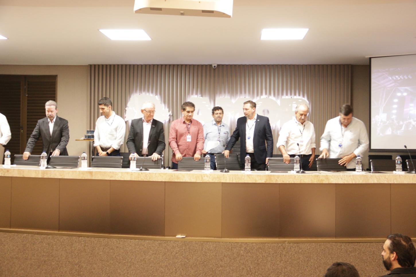 Presidente da AMOP reúne prefeitos e Copel para discutir crise no fornecimento de energia no Oeste do Paraná