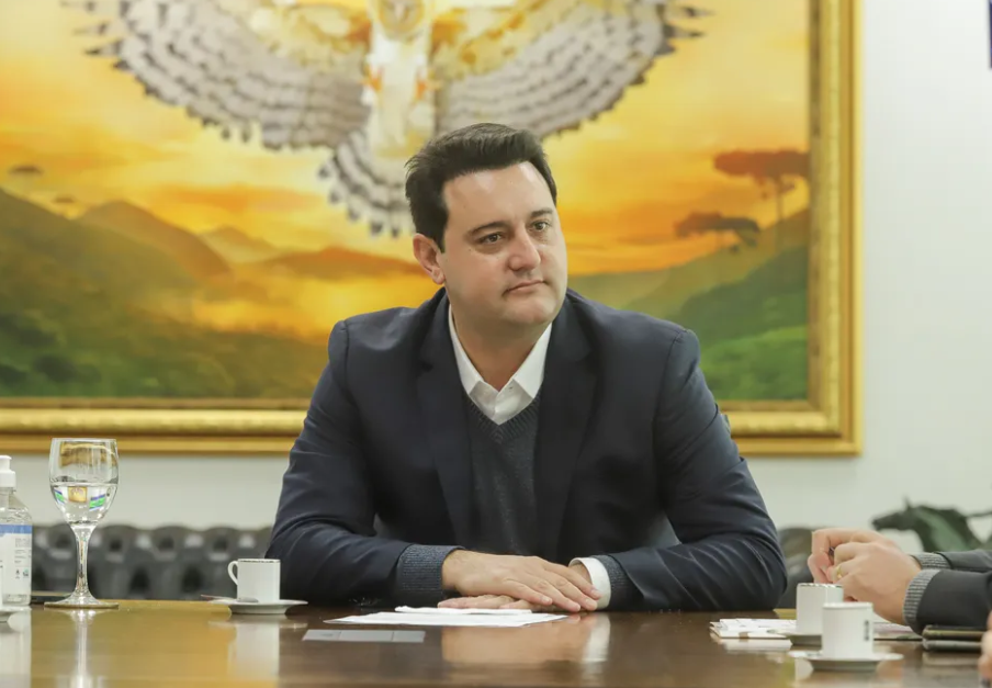 Ratinho Junior desiste de pré-candidatura à Presidência e diz que vai concluir mandato como governador do Paraná