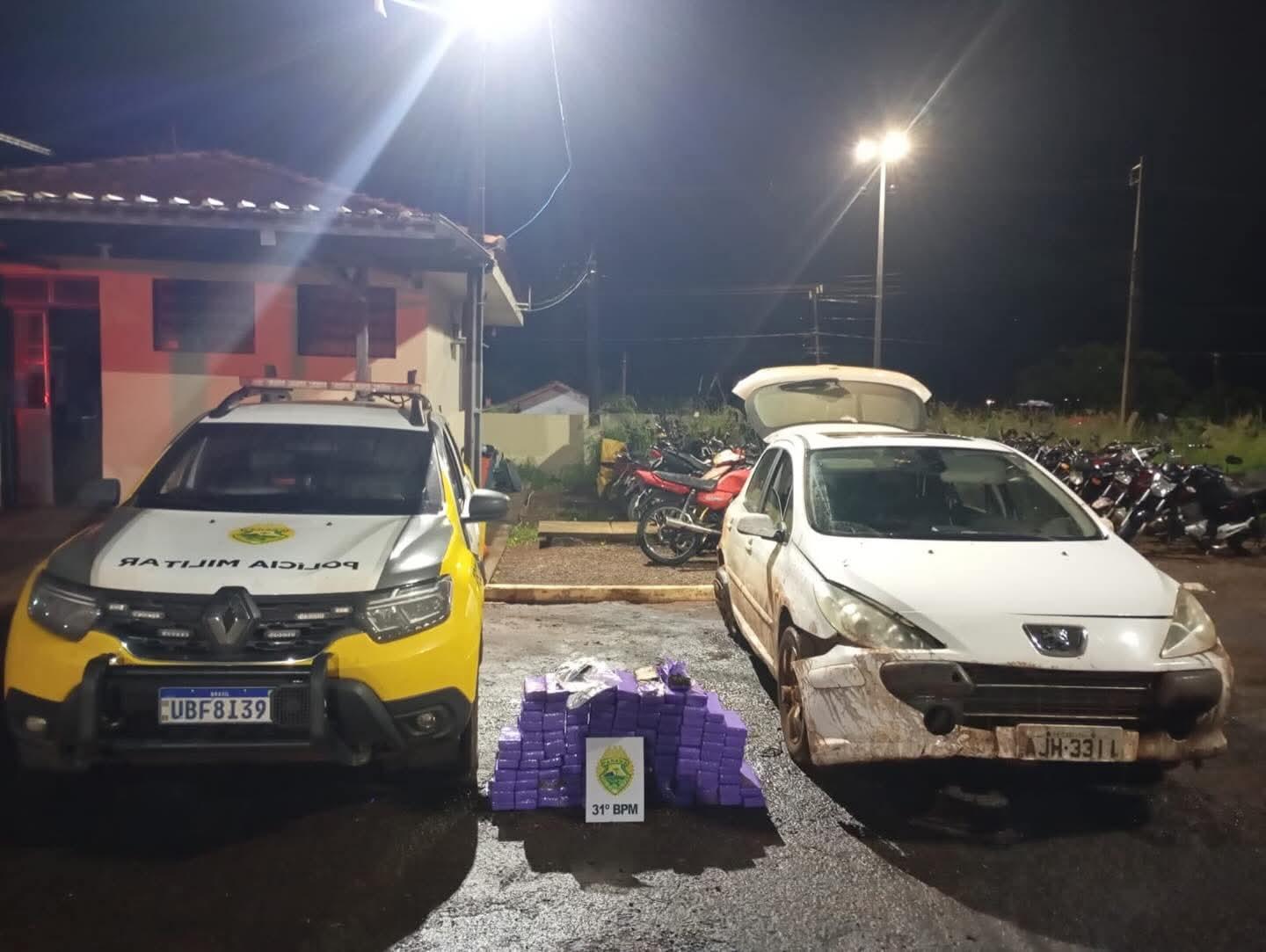 Em Assis Chateabriand: Correria em força conjunta da PM, perseguição e tiros termina em apreensão de de 120 quilos de maconha